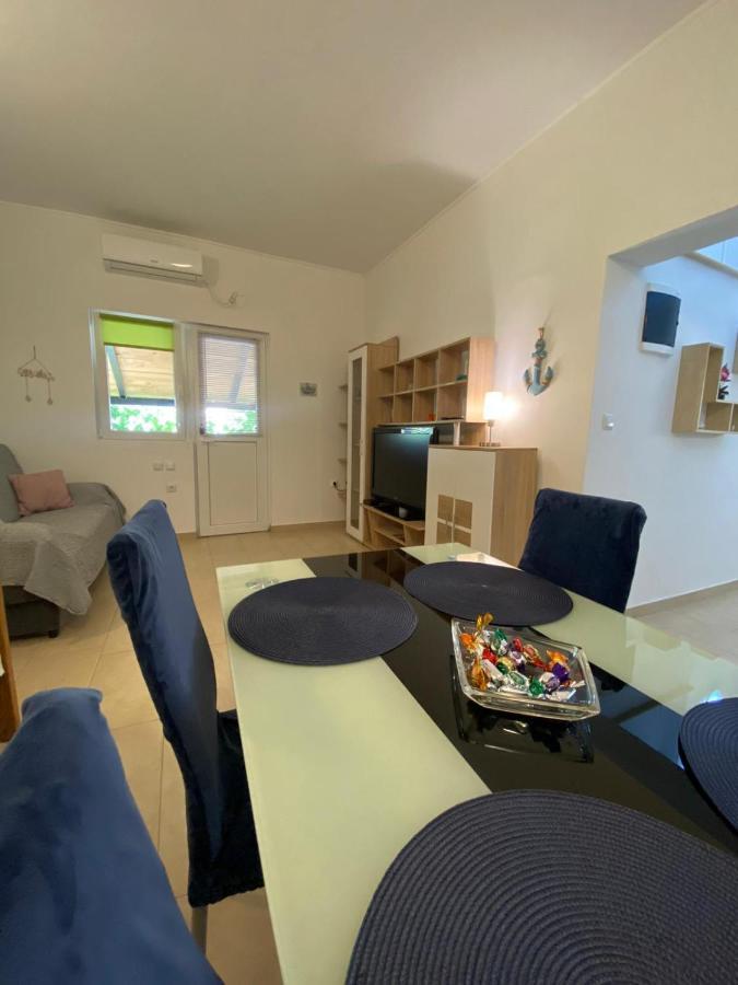 Apartmani Milka Vrsi Zewnętrze zdjęcie