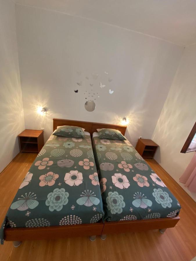 Apartmani Milka Vrsi Zewnętrze zdjęcie